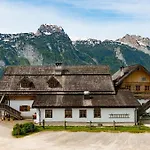 Flichtlhof Huette *