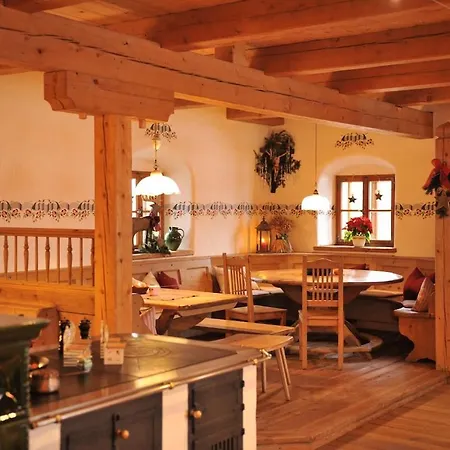 Flichtlhof Huette * أبتيناو
