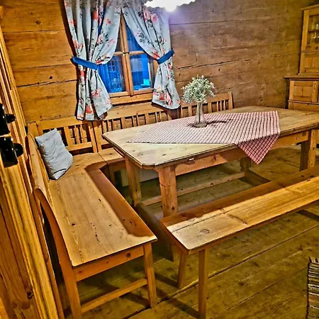 Flichtlhof Huette *